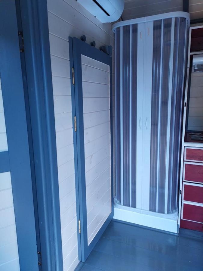 La Roulotte De Francine Guest House Chazeuil Eksteriør bilde